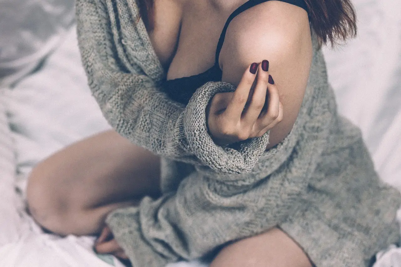 adult-1869008_1280